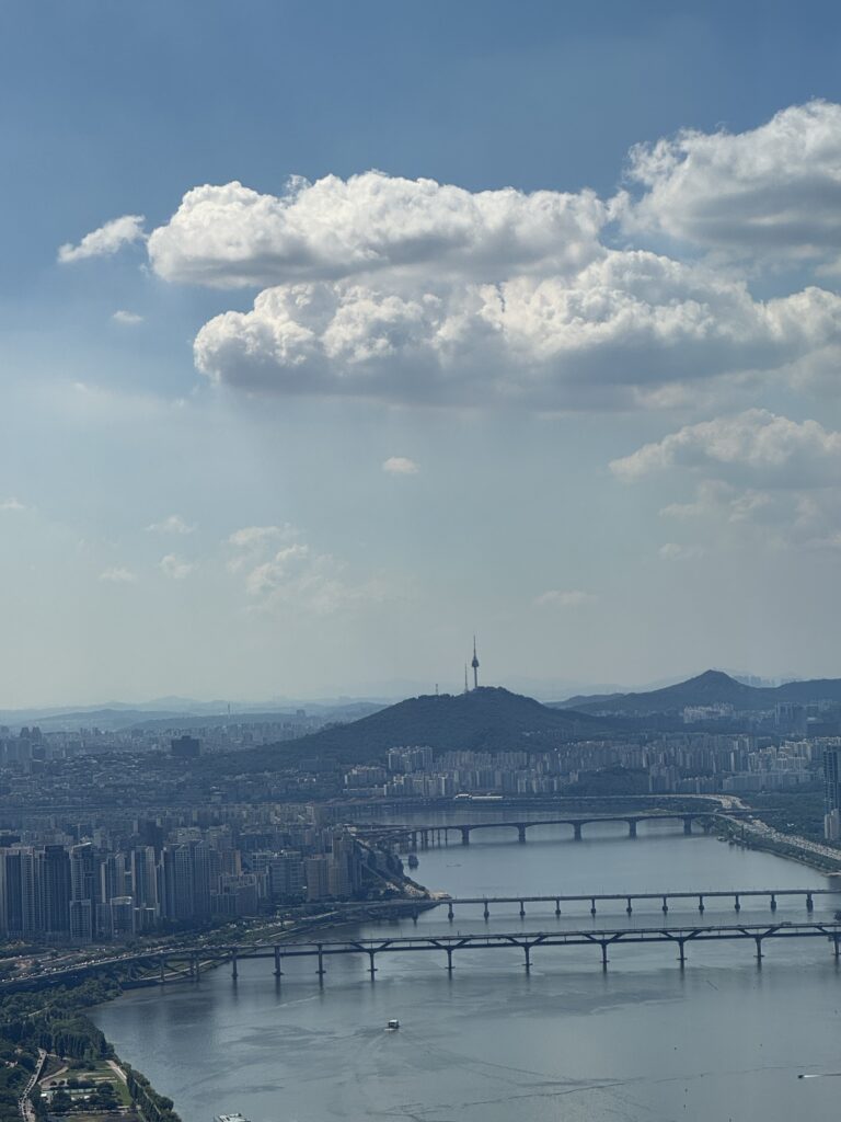 창밖으로 보이는 한강+남산뷰!!미쳤다!!!